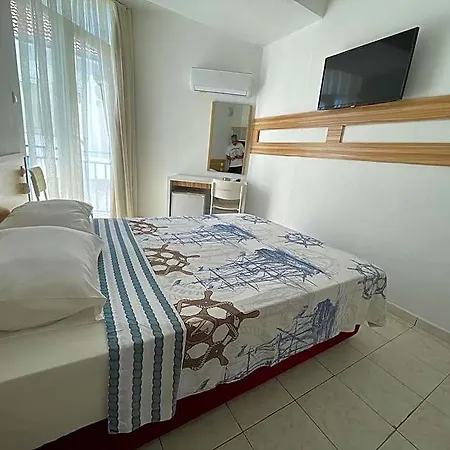 Status Hotel